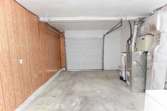 Building Photo - Spacious Home Near Bow Creek & Lynnhaven Mall