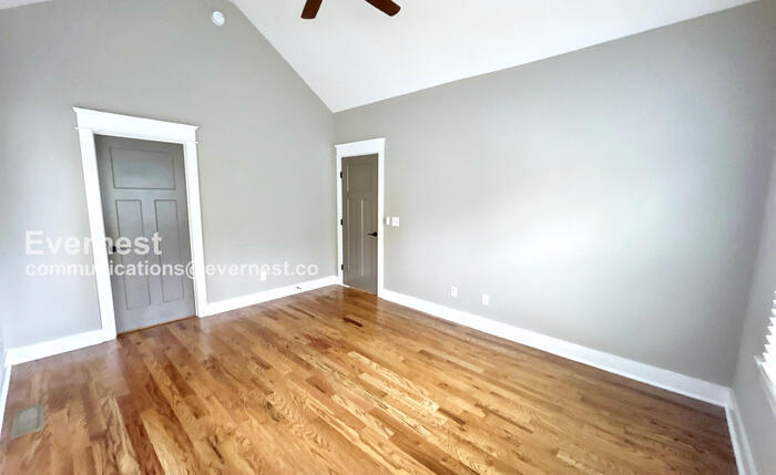 Building Photo - 1501C 9th Ave N