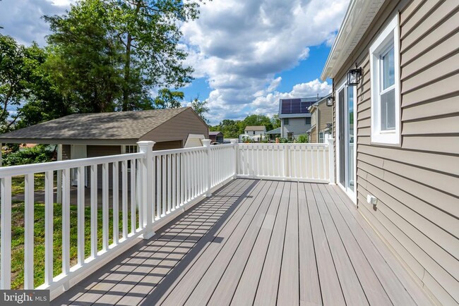 Building Photo - 3547 Finlaw Ave