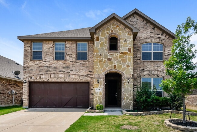 Building Photo - 8225 Spruce Meadows Dr