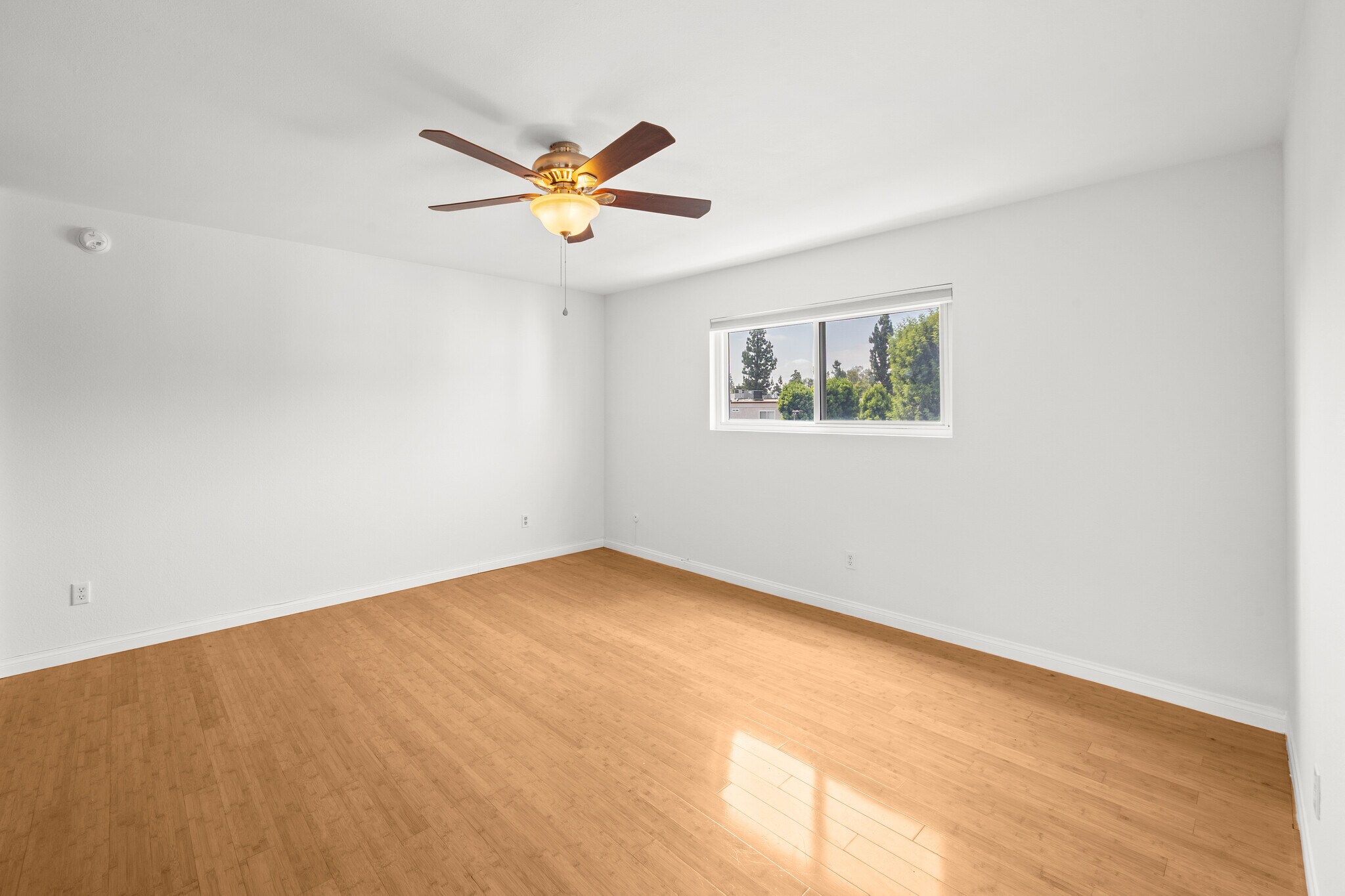 Building Photo - 18333 Hatteras St