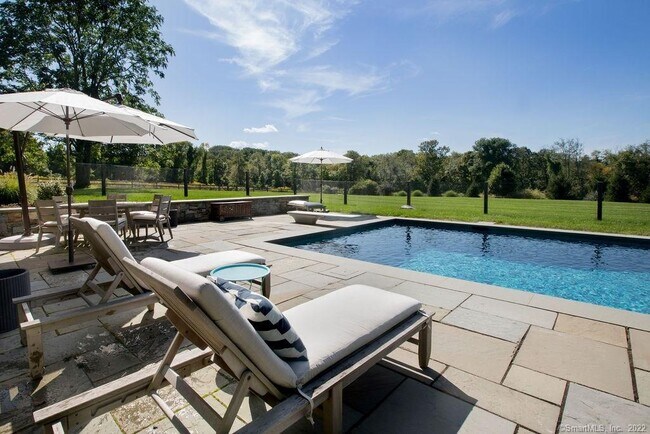 Building Photo - 49 Benton Hill Rd