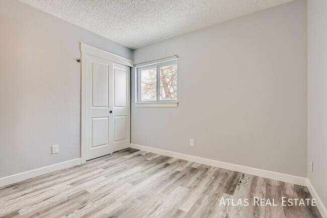 Building Photo - 8750 Boxelder Dr