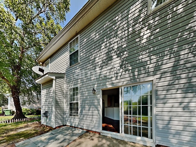 Building Photo - 341 Surrywood Dr