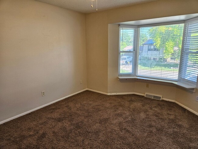 Building Photo - Charming 3-bedroom, 2-bathroom home