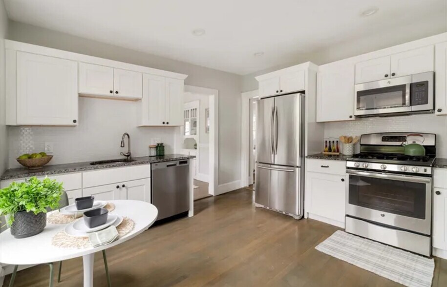 Building Photo - 36 Burgoyne St