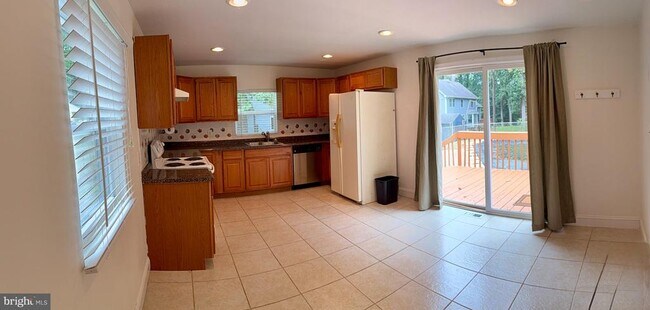 Building Photo - 862 Birch Trail