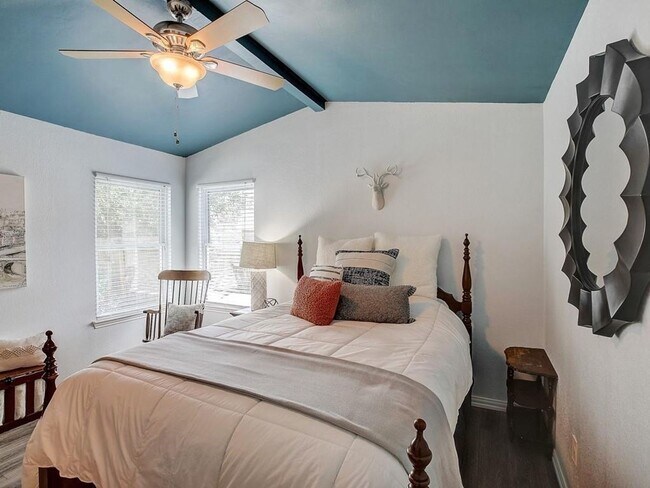 Building Photo - 12909 Modena Trail