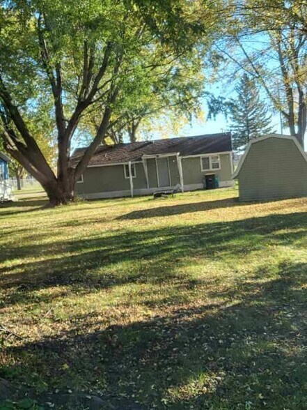 Building Photo - 325 3rd Ave SW