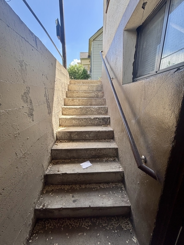 Building Photo - 979 W 100 S