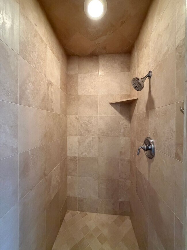 Building Photo - Beautiful home in Southwest Reno's Lake Ridge Shores East!