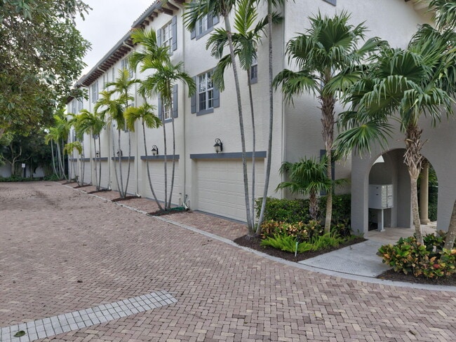 Building Photo - 1635 N Federal Hwy