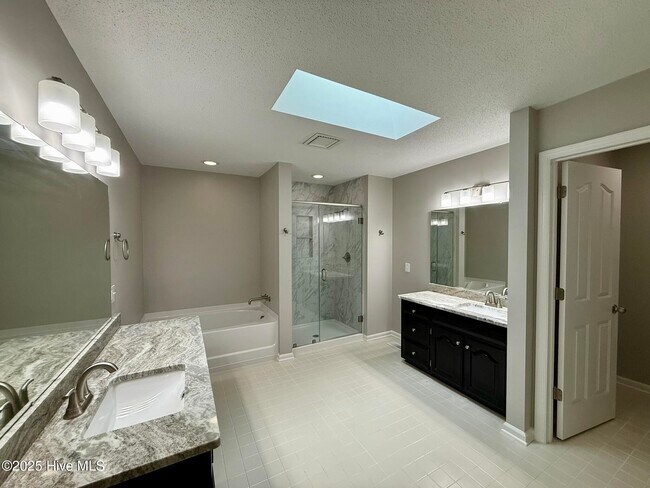 Building Photo - 1475 Monticello Dr