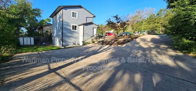 Building Photo - 1225 N Chestnut St