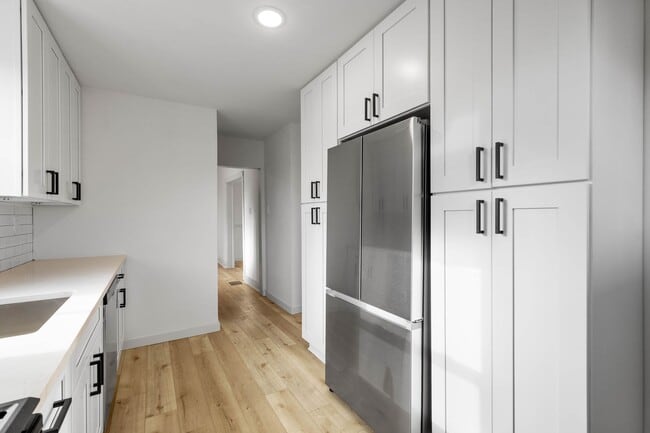 Building Photo - Start the New Year in a new home! This FULLY RENOVATED 3-bedroom in Penn Hills is ready and waiti...