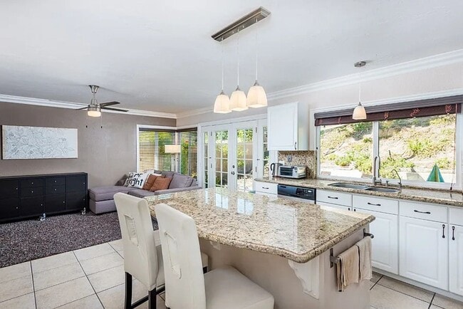 Building Photo - 4BR/3.5BA Home In Encinitas! Pet Friendly!
