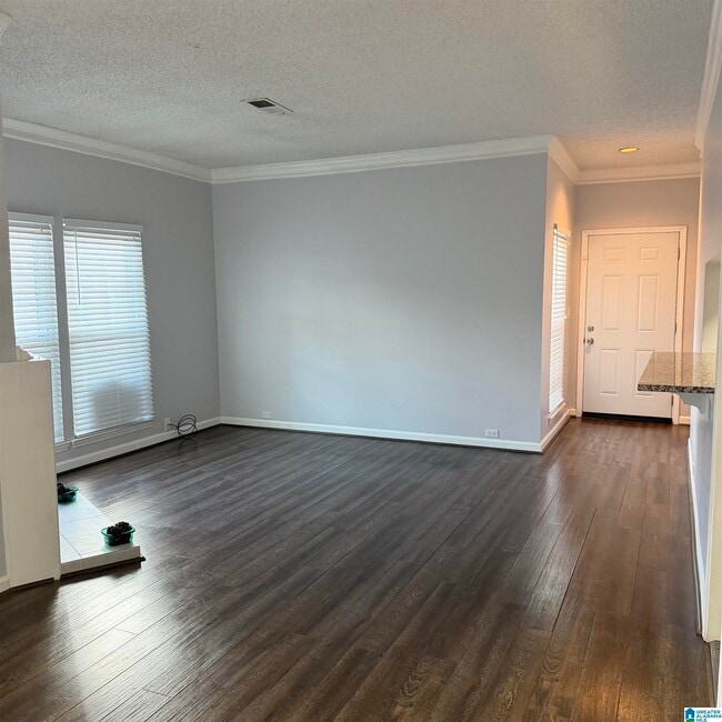 Building Photo - 1932 Waterford Pl