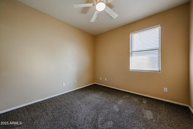 Building Photo - 44115 Askew Dr