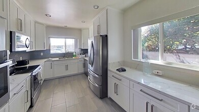 Building Photo - 5528 Dorothy Dr