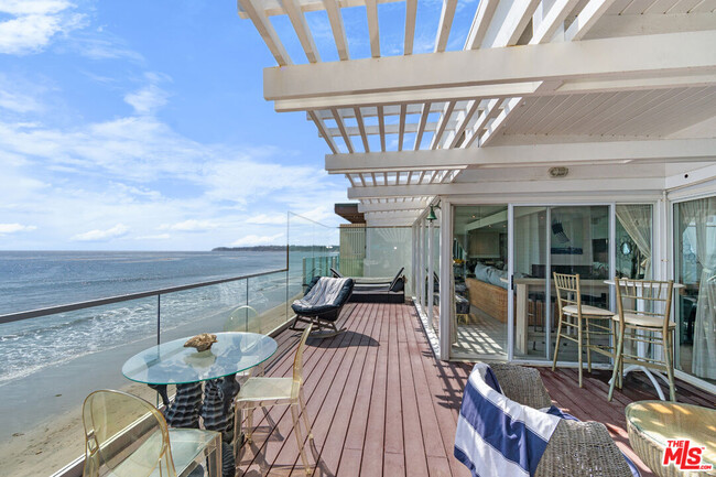 Building Photo - 27060 Malibu Cove Colony Dr