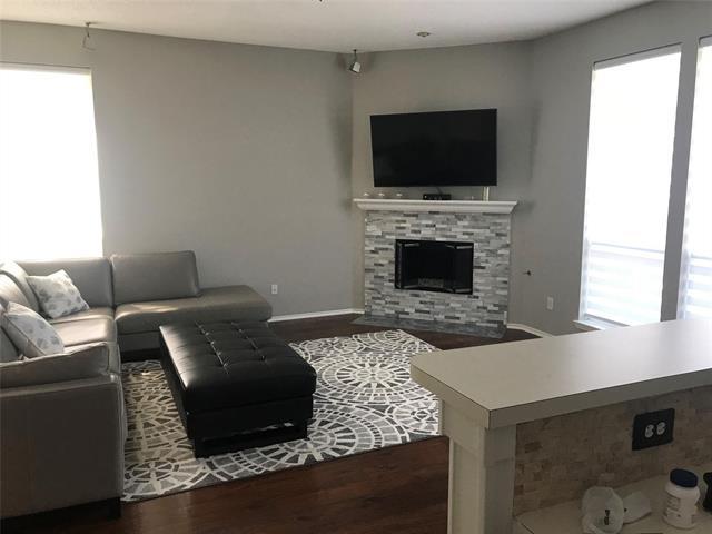 Building Photo - 8410 Stoneview Dr
