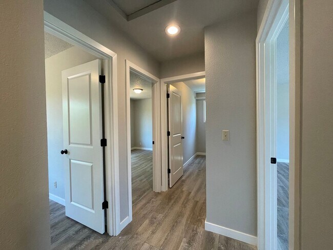 Building Photo - Private Valley Remodeled Home In Damascus 3Bd/2.5Ba with Basement!!! Beautiful Deck with Amazing ...
