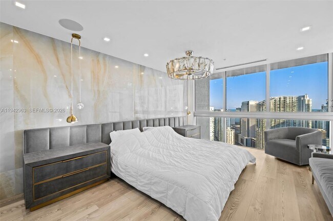 Building Photo - 90 SW 3rd St