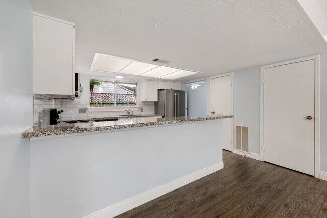 Building Photo - 43 N Cypress Pine Dr