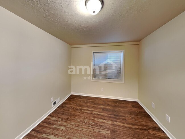 Building Photo - 4445 S Wakeport Bay