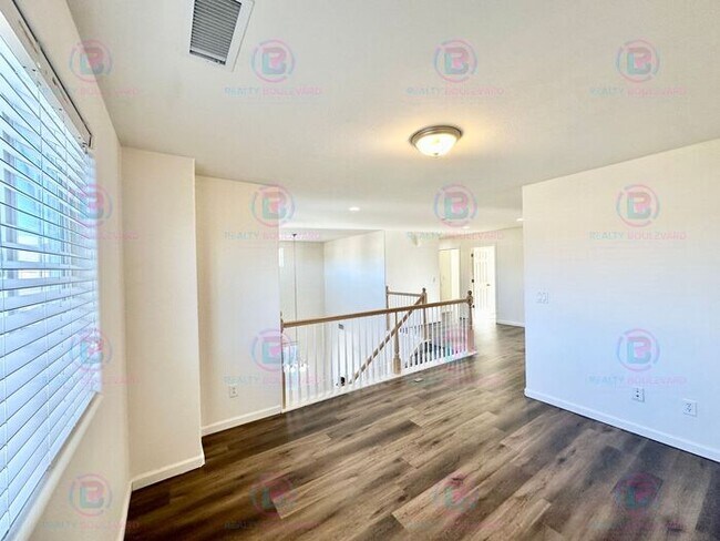 Building Photo - 1/2 Month Free - Look & Lease Same Day!!! Spacious 4-Bedroom 3 Bath, 3 Car Garage Home with Loft,...