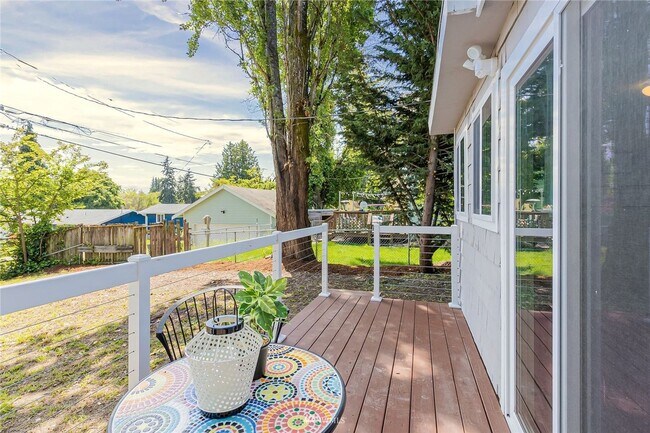 Building Photo - Great Location! 2bd, 1bath House in Tacoma!