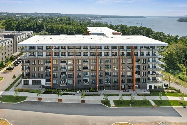 Building Photo - ONE25: Pet-Friendly 1-Bed with Balcony, Do...