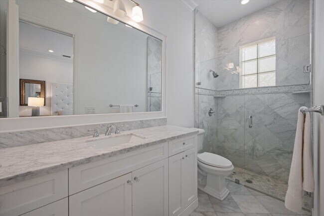 Building Photo - 12820 Mizner Way