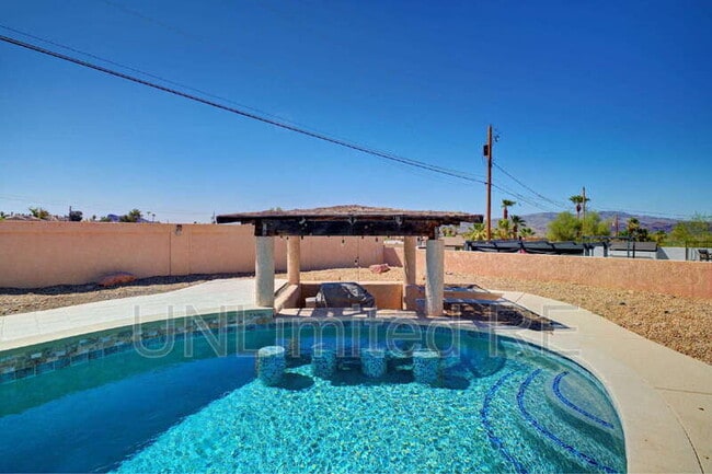 Building Photo - 304 Acoma Blvd S