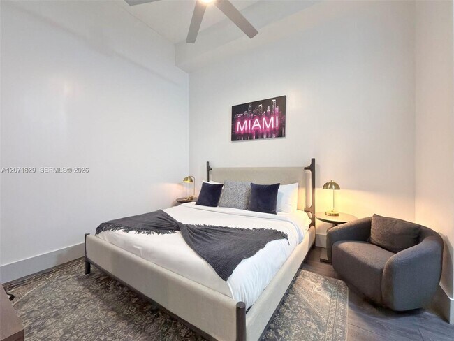 Building Photo - 1200 Brickell Bay Dr