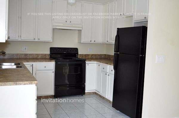 Building Photo - 1755 SW 37th Way