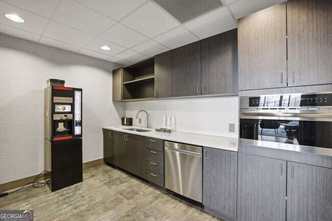 Building Photo - 923 Peachtree St NE