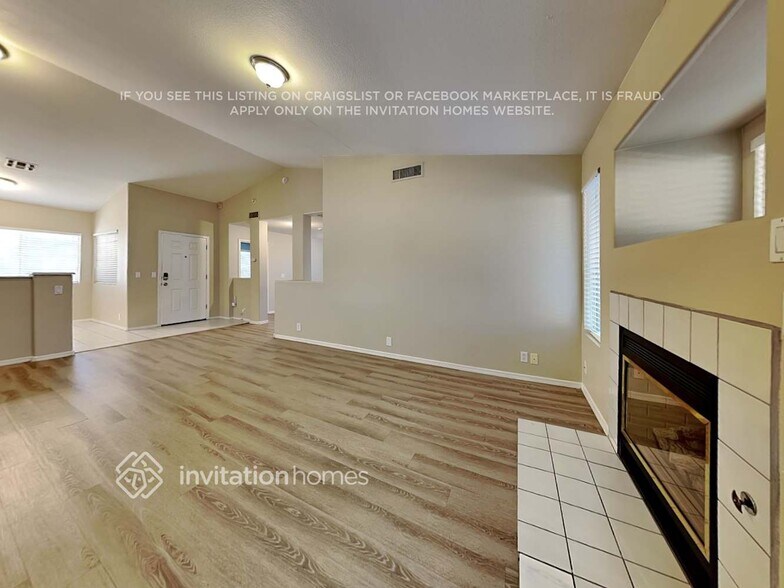 Building Photo - 8812 W Holly St