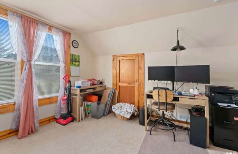 Building Photo - 111 21st St