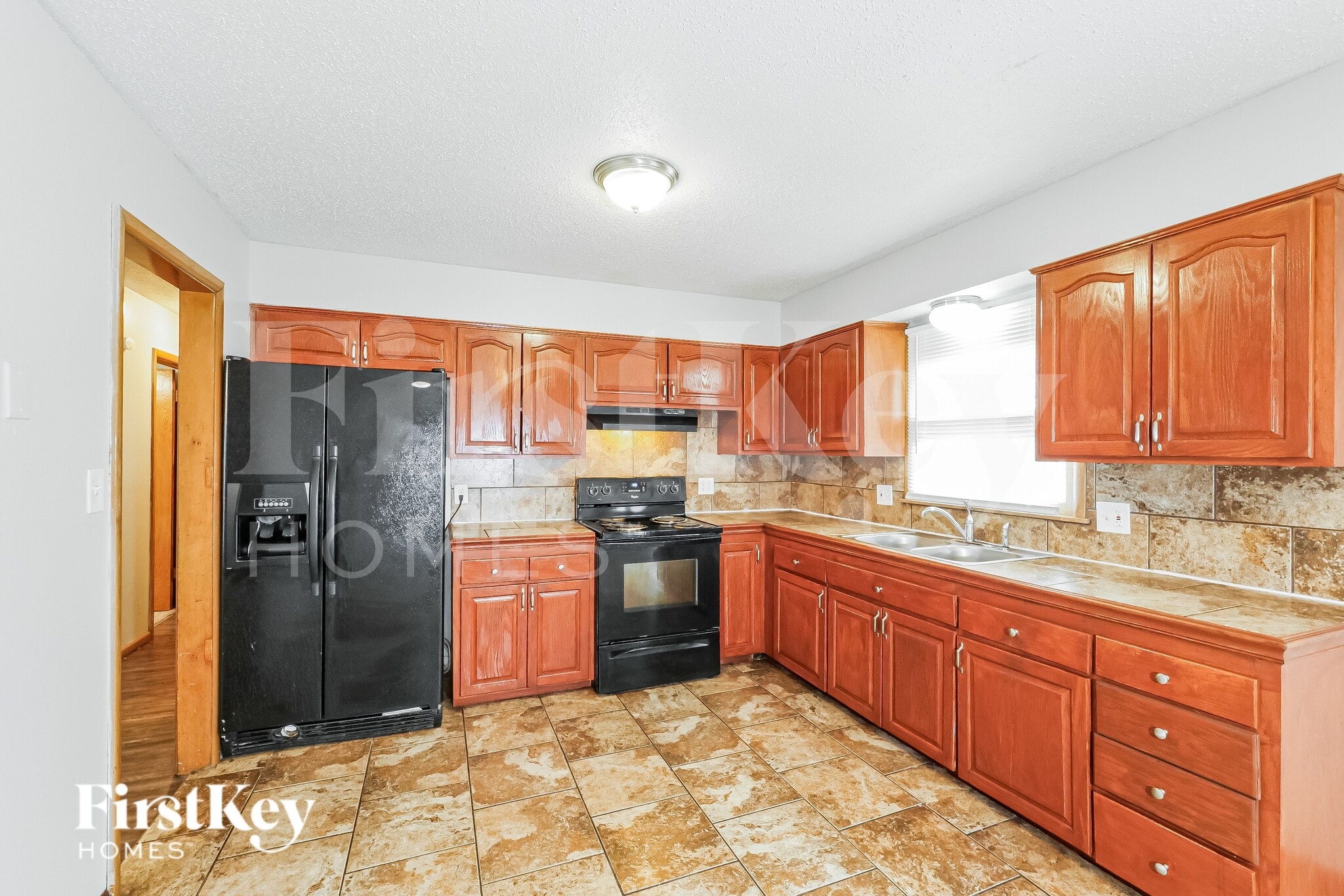 Building Photo - 8207 E 85 St