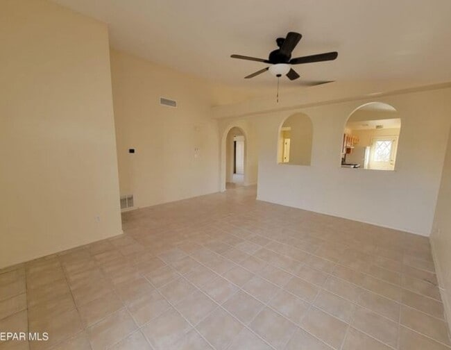 Building Photo - 12492 Wendy Reed Dr