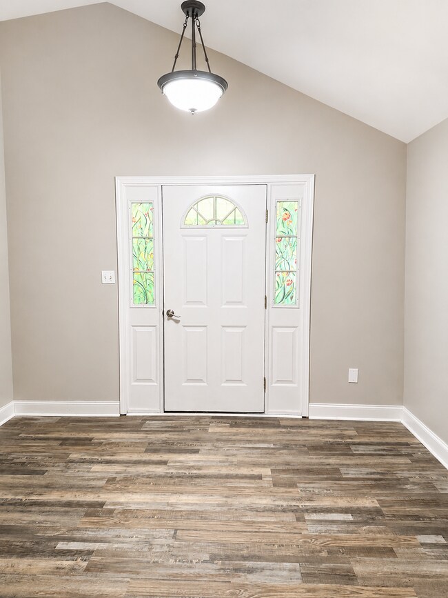 Building Photo - 2709 Montvale Rd
