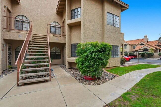 Building Photo - 930 N Mesa Dr