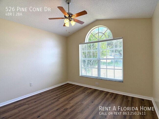 Building Photo - 526 Pine Cone Dr