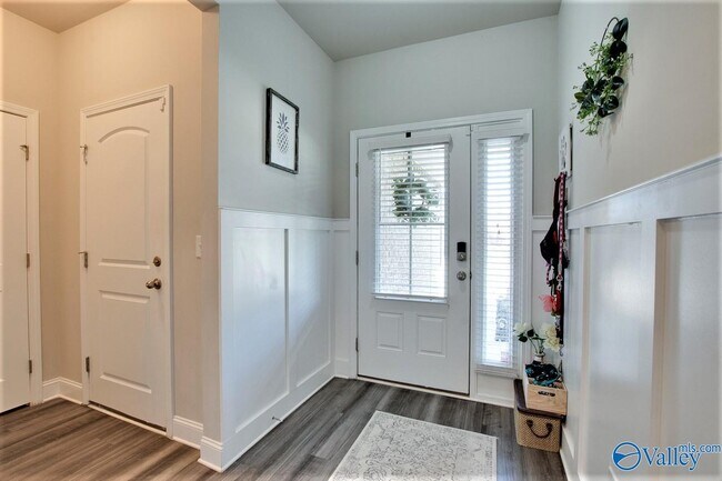 Building Photo - 155 Grey Fawn Trail