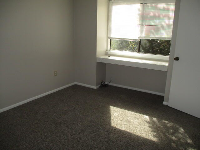 Building Photo - 5 Hidden Cove Cir