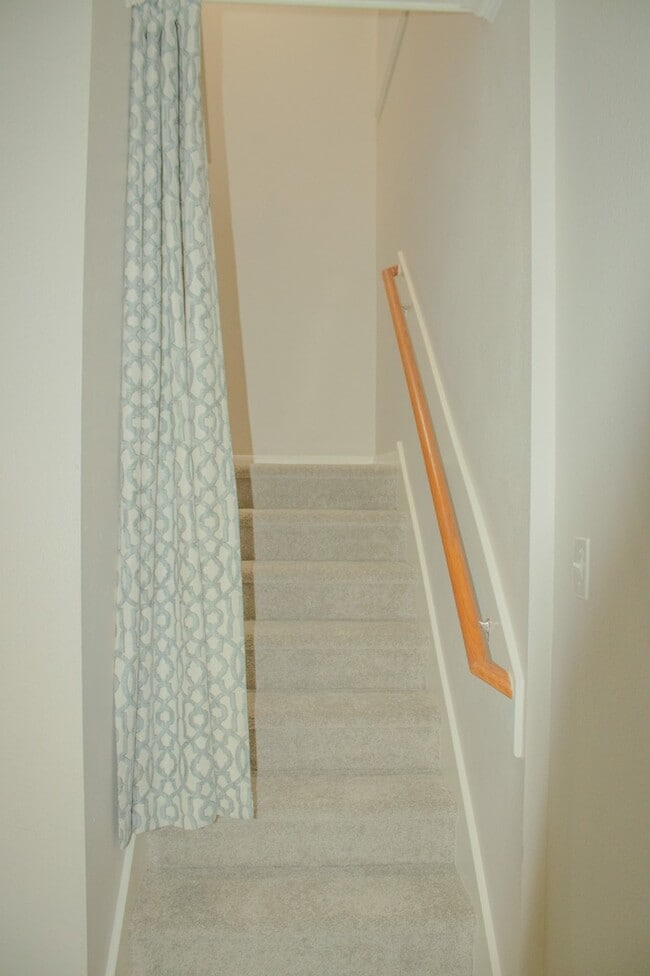 Building Photo - 29607 Legends Green Dr