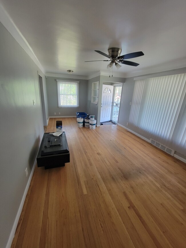 Building Photo - Maine