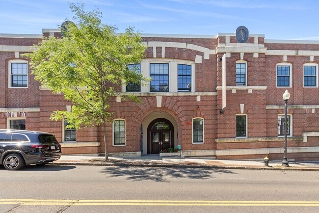 Building Photo - 380 Bunker Hill St