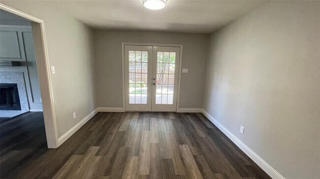 Building Photo - 3401 Dovecreek Dr